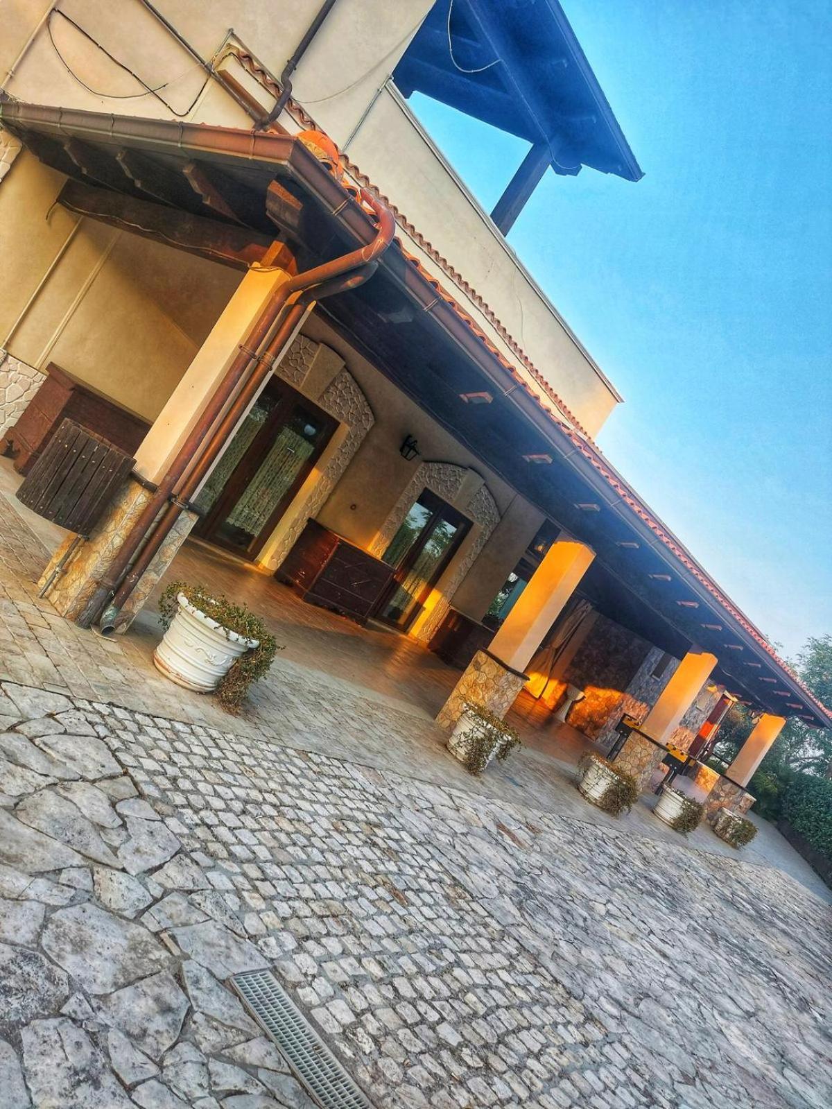 Villa Colledisisto Srl Pomarico Exterior foto